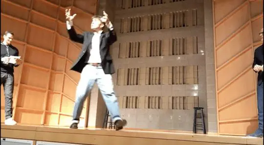 Photo of Jeff Cobb participating in a masterclass